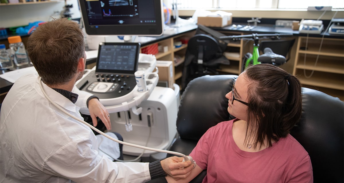 Students using medical imaging equipment